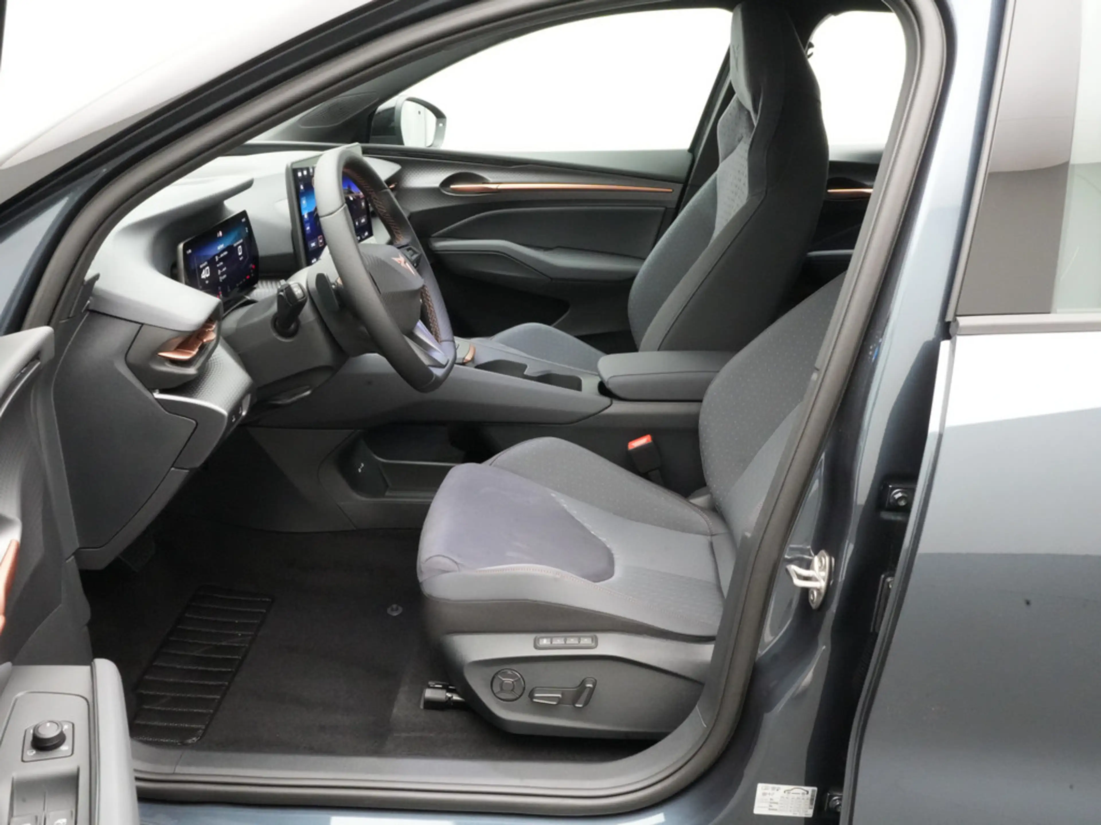 CUPRA Raval Launch Edition Dynamic STANDHZ LED KAM — photo 10