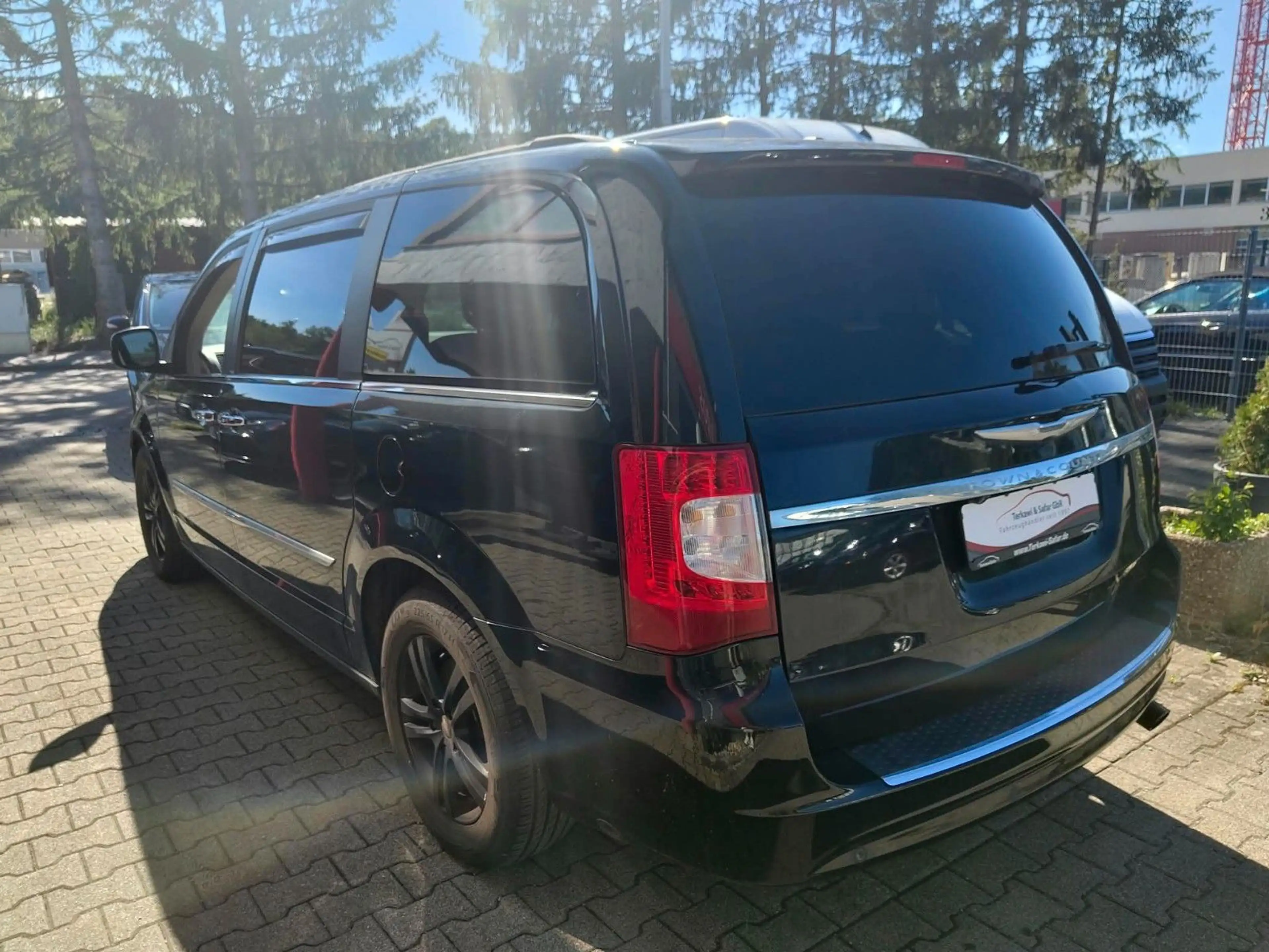 Chrysler Grand Voyager Town & Country Vollausstattung 7-Sitzer — photo 2