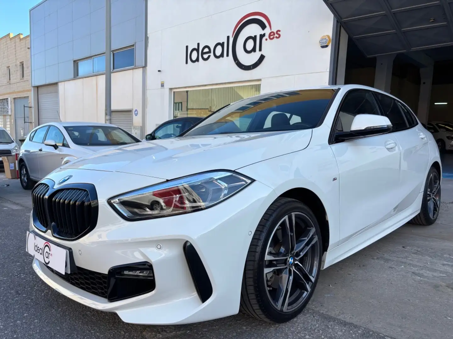 BMW 118 118d M Sport Blanc - 1