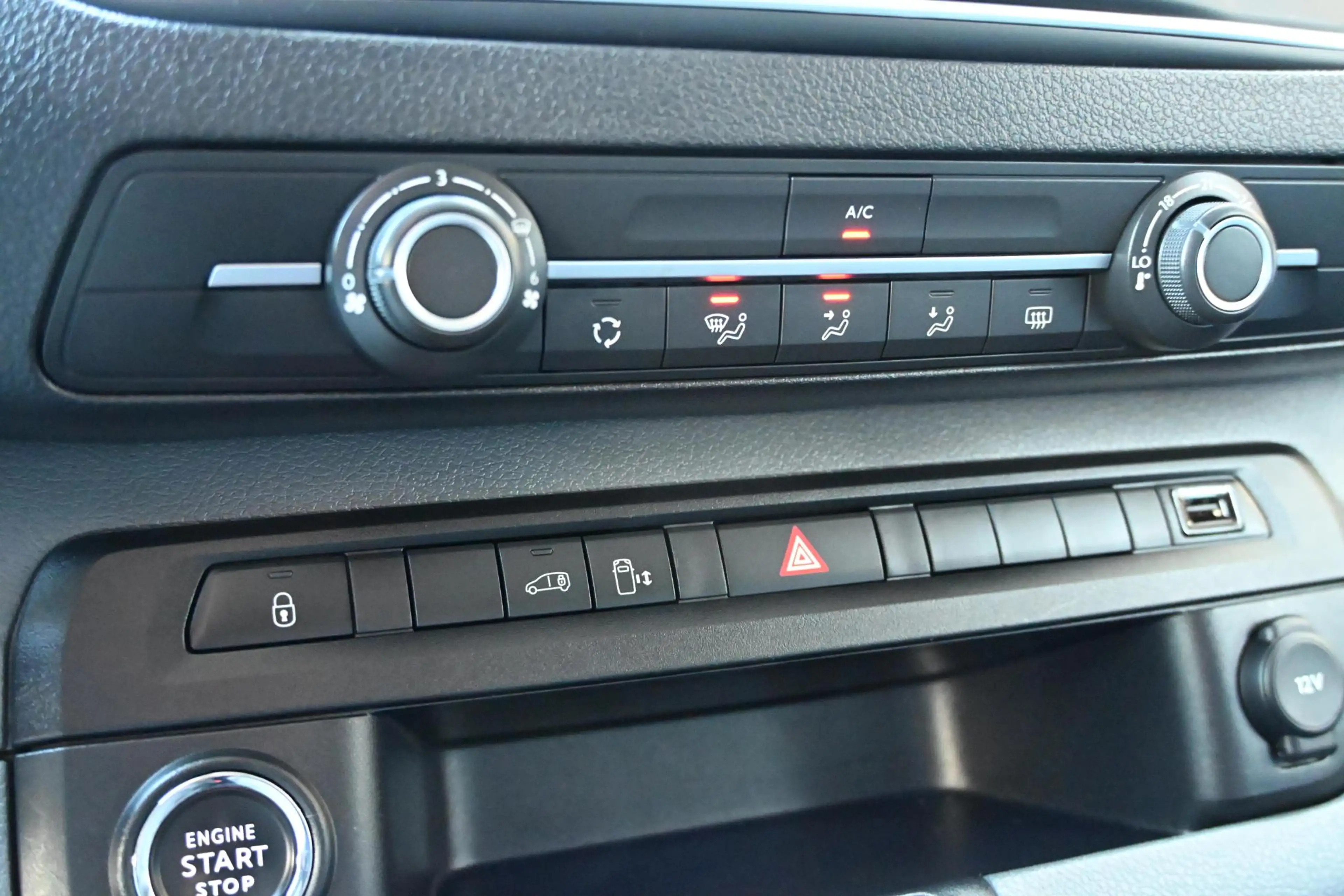 Opel Vivaro-e L2 50 kWh All-in prijs incl. 12 mnd. Bovag Garanti — photo 25
