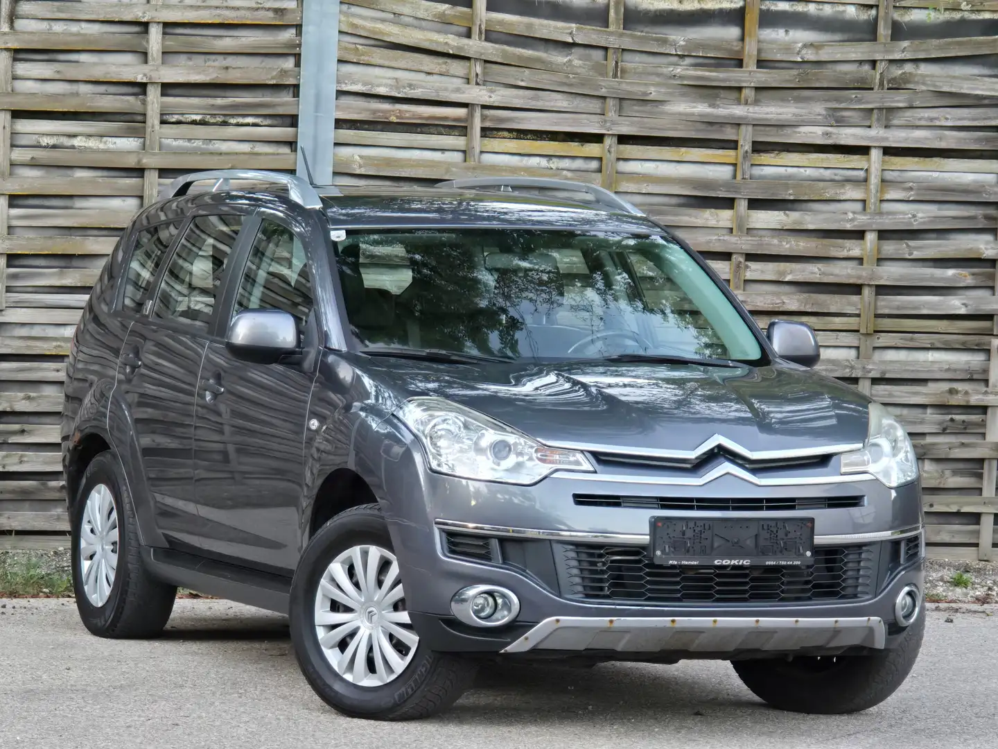 Citroen C-Crosser Tendance Tempomat* 7 Sitzer* EXPORT* KEIN PICKERL* Grau - 2