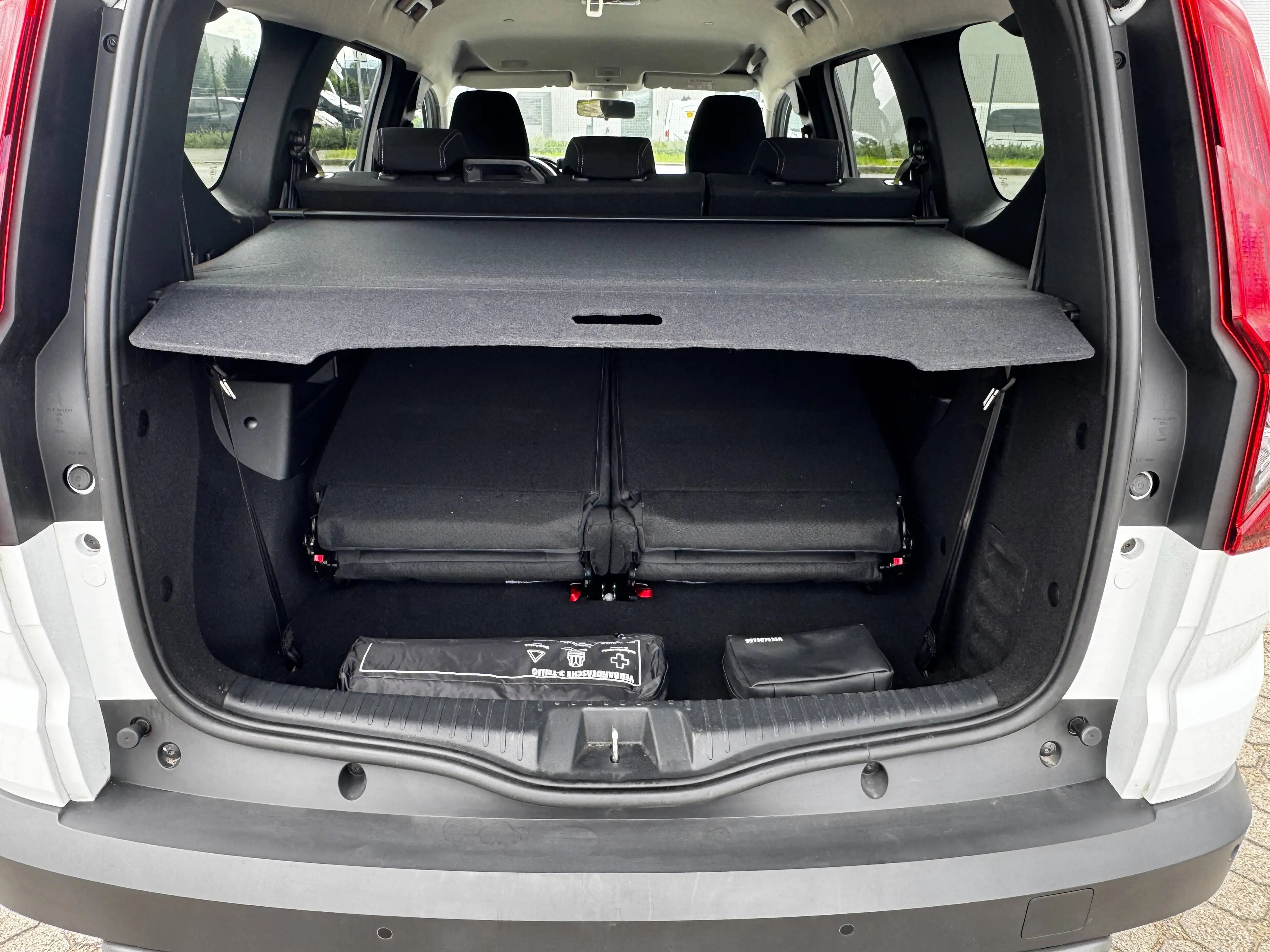 Dacia Jogger Extreme Full-Hybrid 140  7-Sitzer   Sitzheizung — photo 13