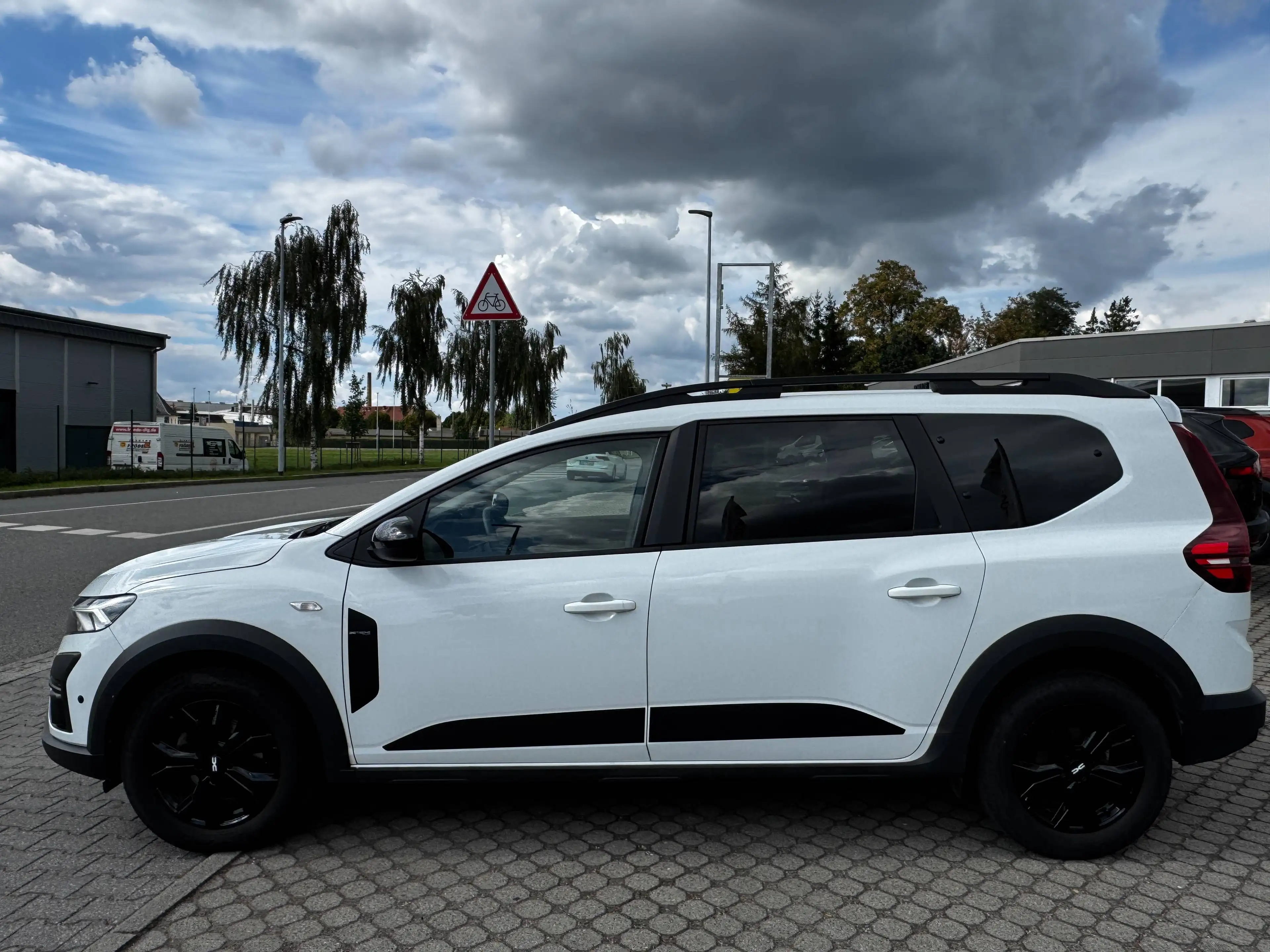 Dacia Jogger Extreme Full-Hybrid 140  7-Sitzer   Sitzheizung — photo 11
