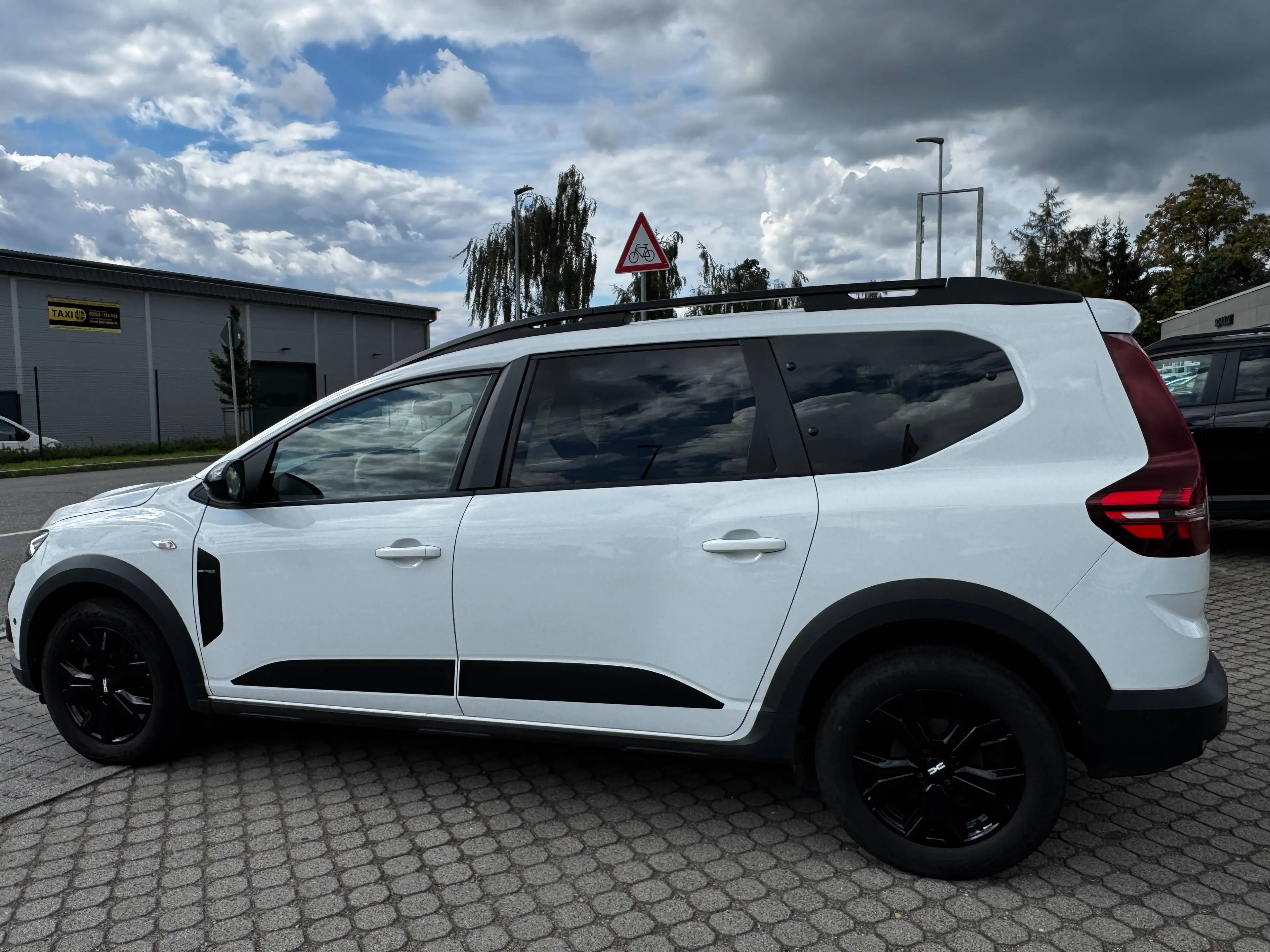 Dacia Jogger Extreme Full-Hybrid 140  7-Sitzer   Sitzheizung — photo 10