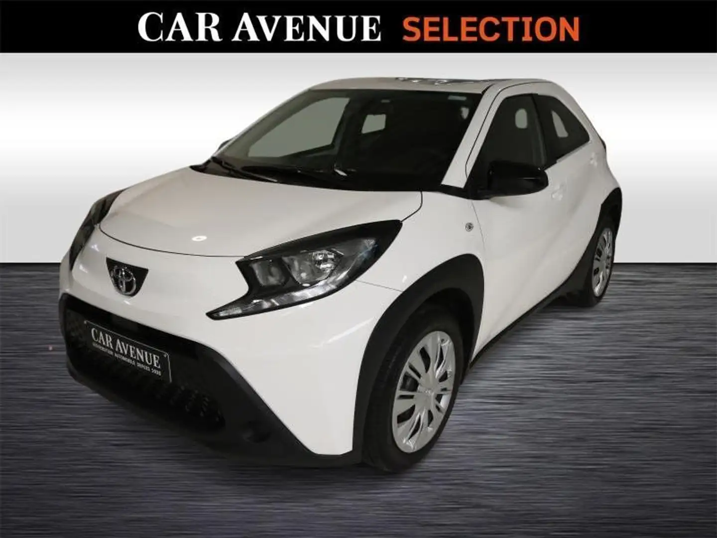 Toyota Aygo X X-play CVT 1.0 AUTOMATIQUE Wit - 1