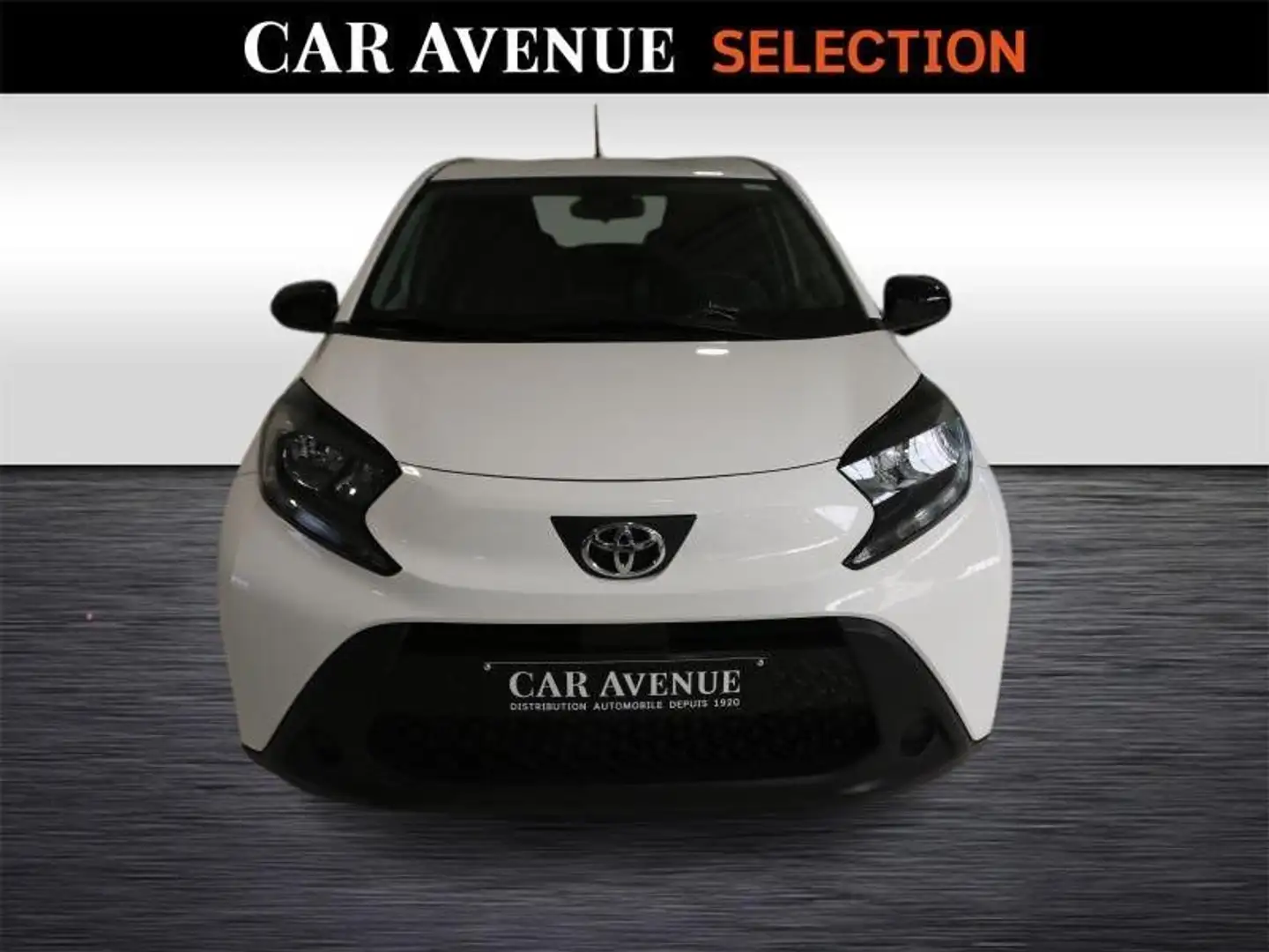 Toyota Aygo X X-play CVT 1.0 AUTOMATIQUE Wit - 2