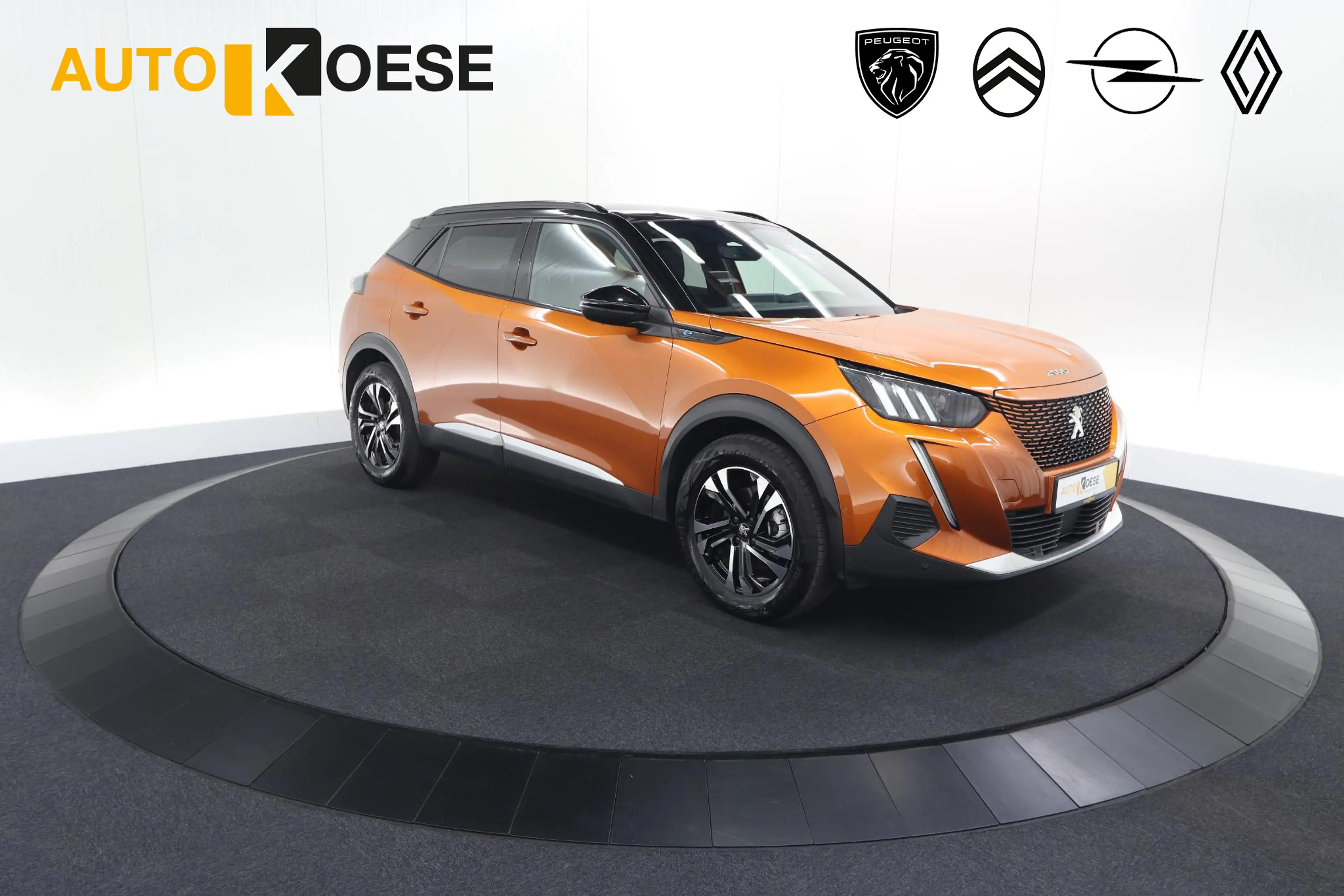 Peugeot e-2008 EV GT 50 kWh | 11 KW Lader | 96,3% SOH | Adaptieve