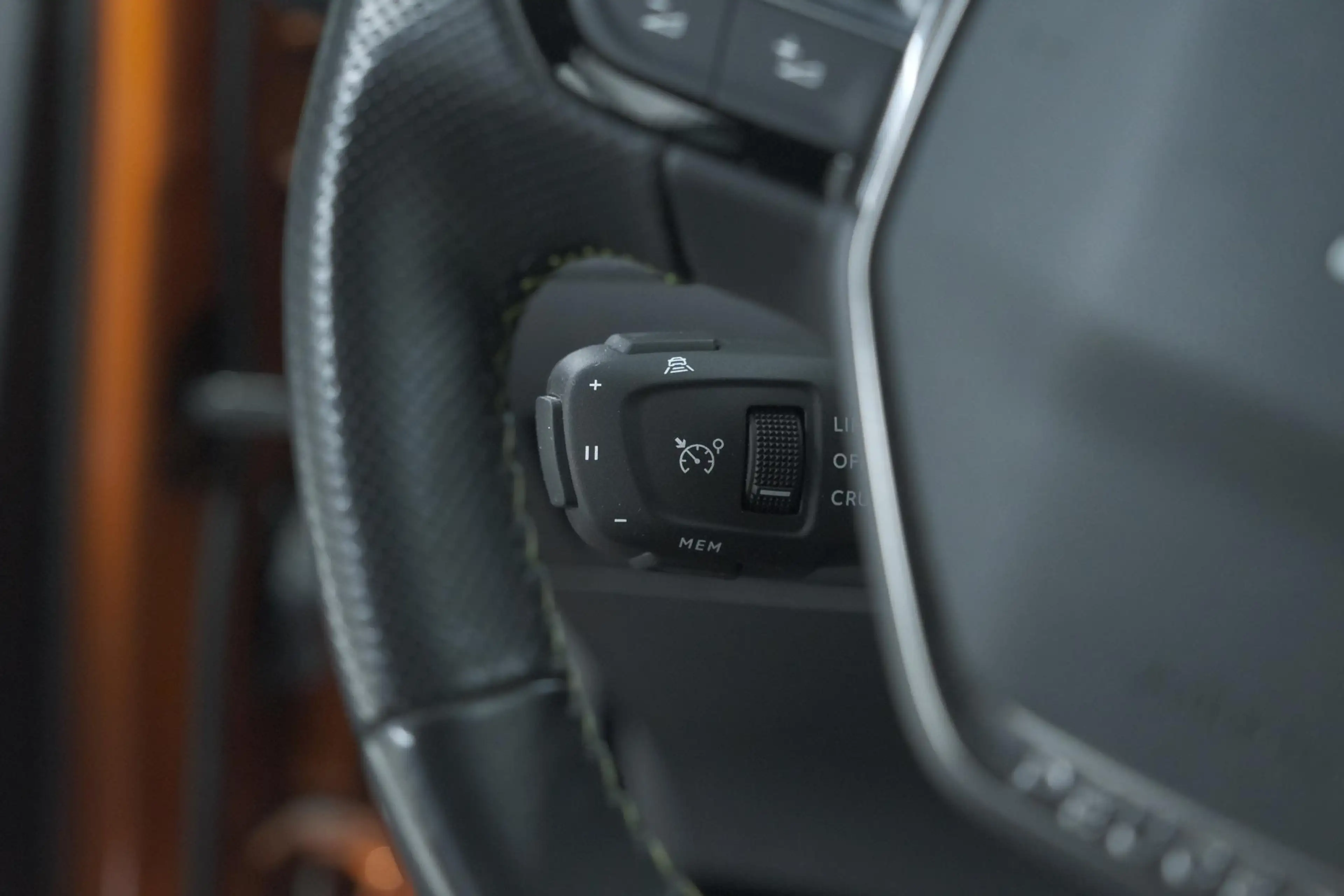 Peugeot e-2008 EV GT 50 kWh | 11 KW Lader | 96,3% SOH | Adaptieve — photo 3