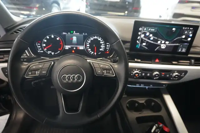 Audi A4 view 11