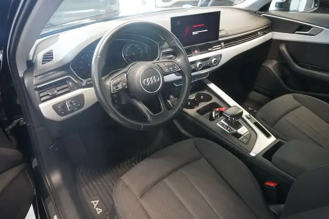 Audi A4 view 7