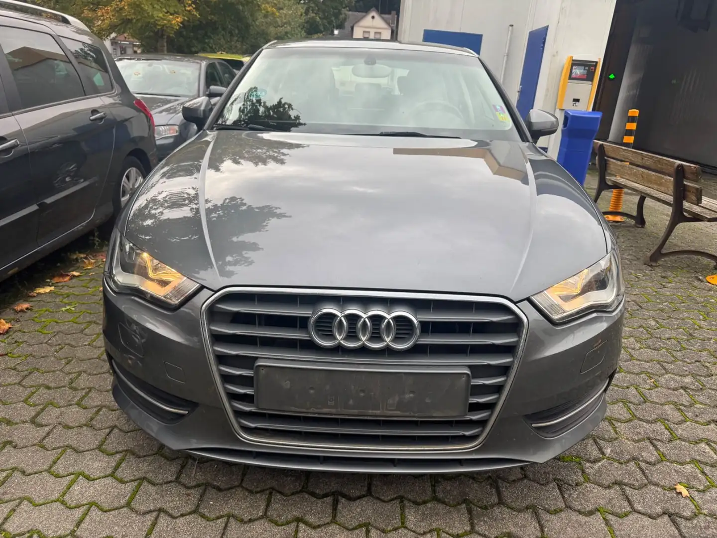 Audi A3 Sportback attraction Navi+Bluetooth Grigio - 2