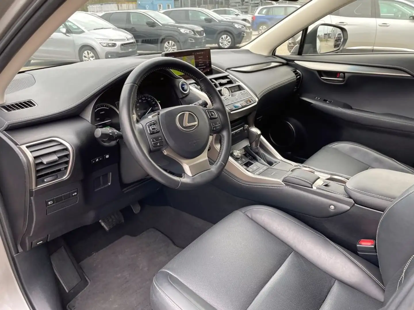 Lexus NX 300h NX 300h Luxury 4WD Luxury Gris - 2