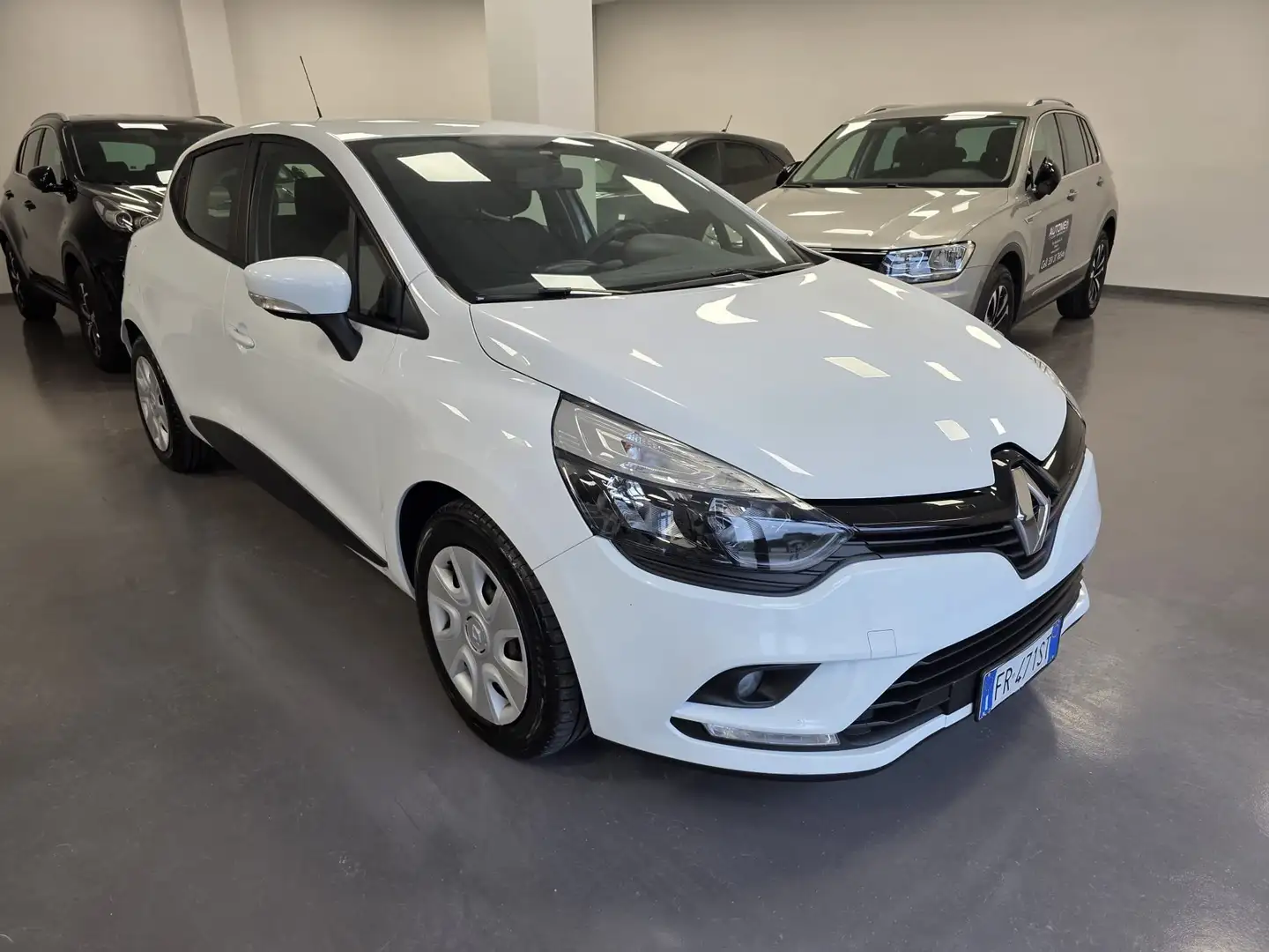 Renault Clio Clio 1.5 dci energy Life 75cv my18 Weiß - 1