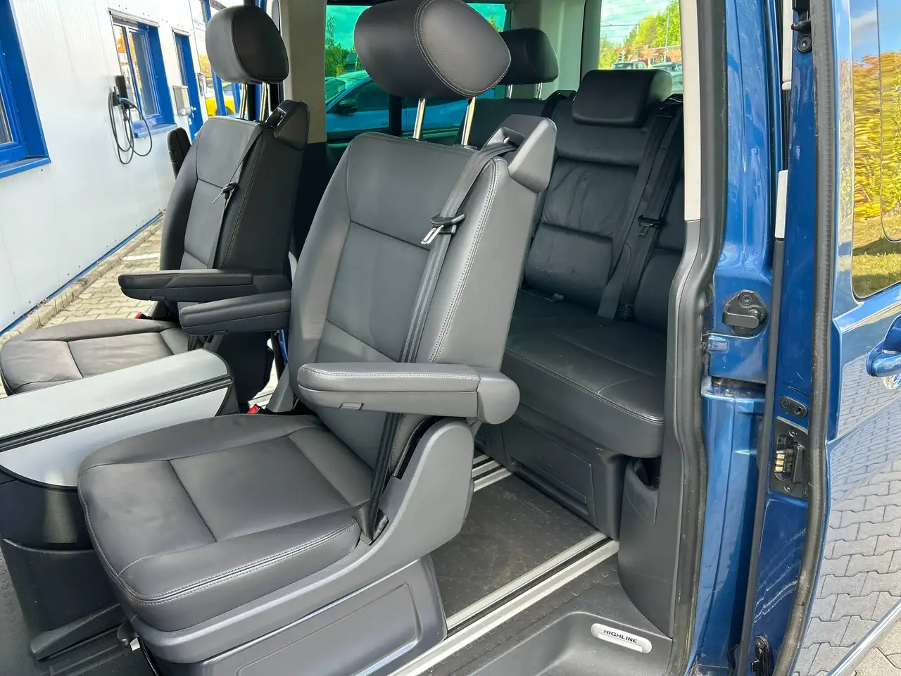VOLKSWAGEN T5 MULTIVAN HIGHLINE 2.0 BITDI 4MOTION 180ch - CUIR - TOIT OUVRANT - GPS - ATTELAGE - CHAUFFAGE AUXILIAIRE