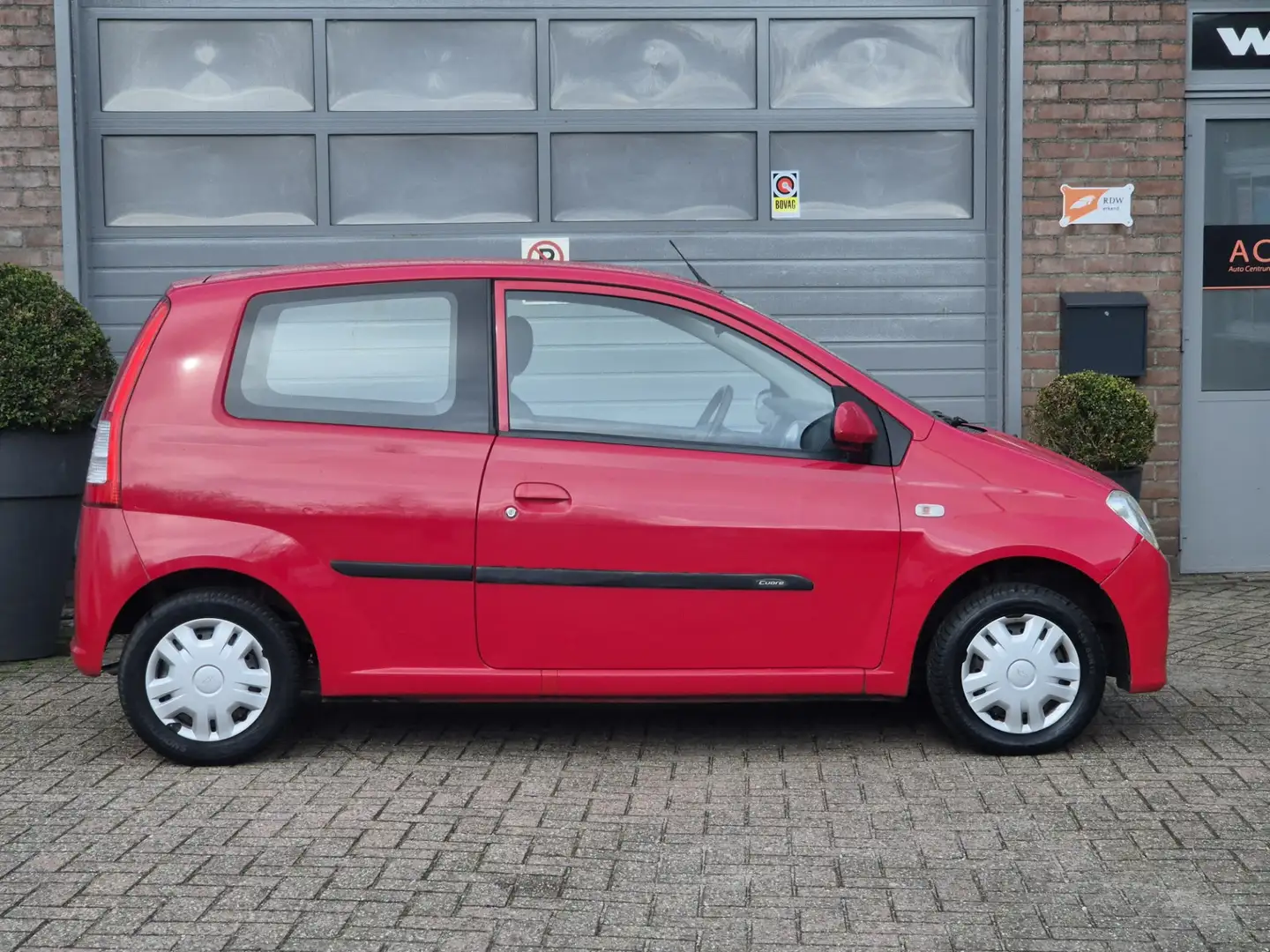 Daihatsu Cuore AUTOMAAT 1.0-12V Nieuwe APK. Rojo - 2
