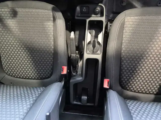 Ford Transit Connect view 13
