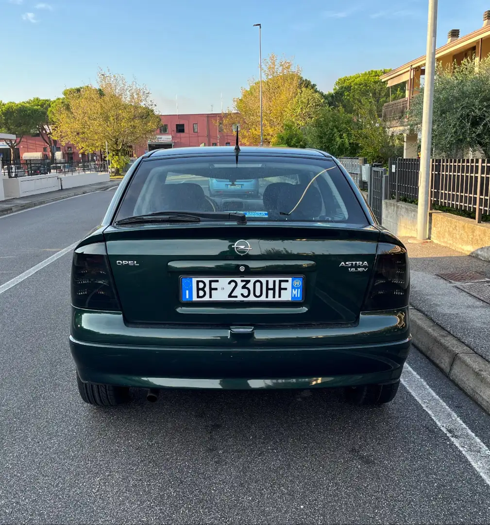 Opel Astra 5p 1.8i 16v CDX zelena - 2