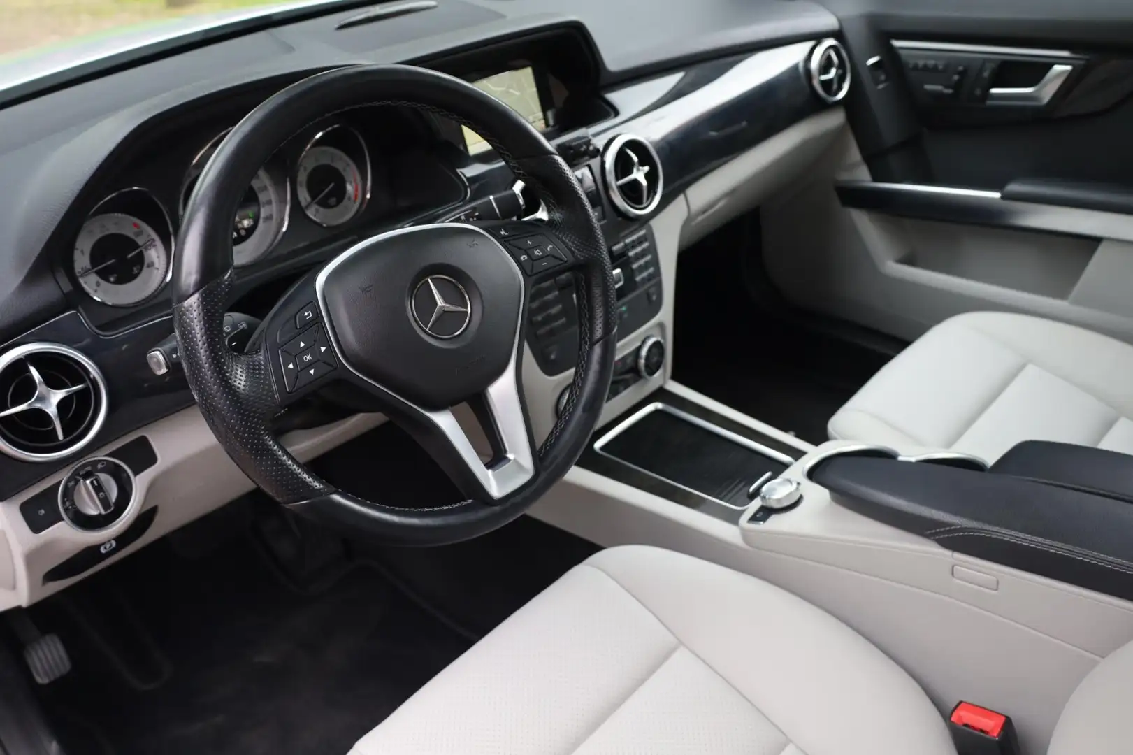 Mercedes-Benz GLK 350 4-Matic Ambition Aut. | Nieuwstaat | Panorama | Or Grijs - 2