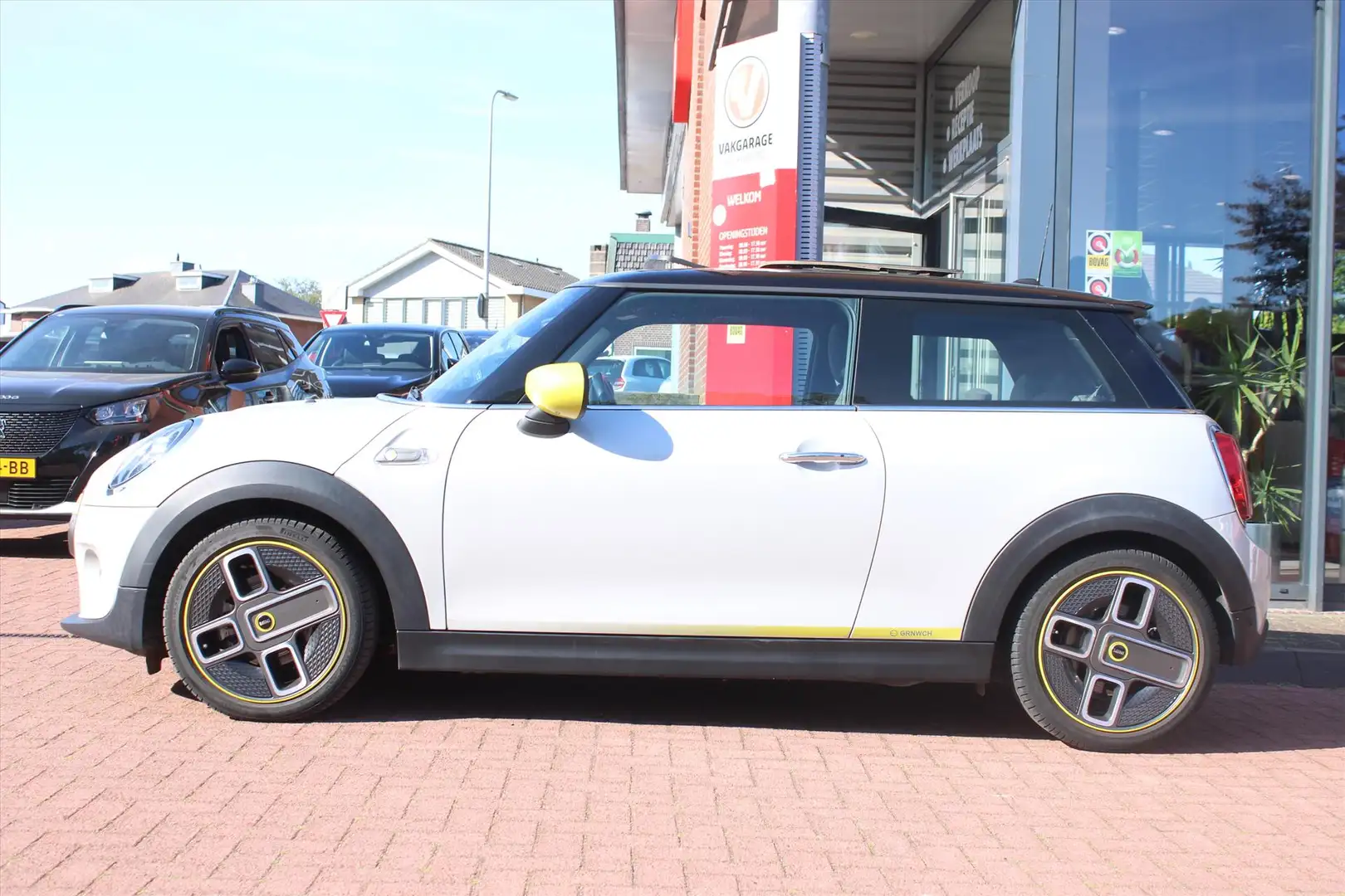 MINI Mini 3-Deurs (f56) 33 kWh Electric Aut. Cooper S * Szary - 2