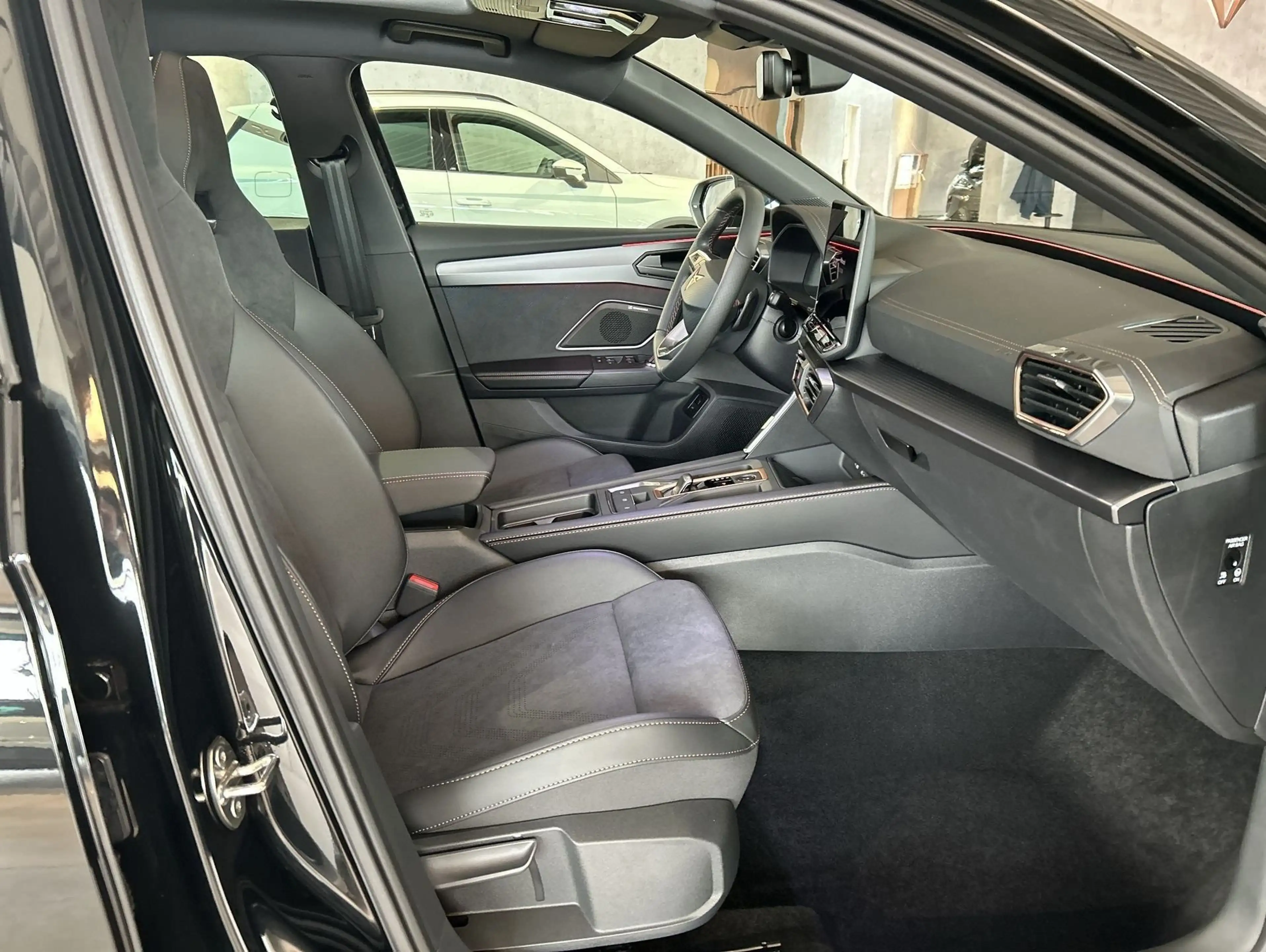 CUPRA Leon Sportstourer 2.0 TDI  W Pano Matrix ACC AHK — photo 8