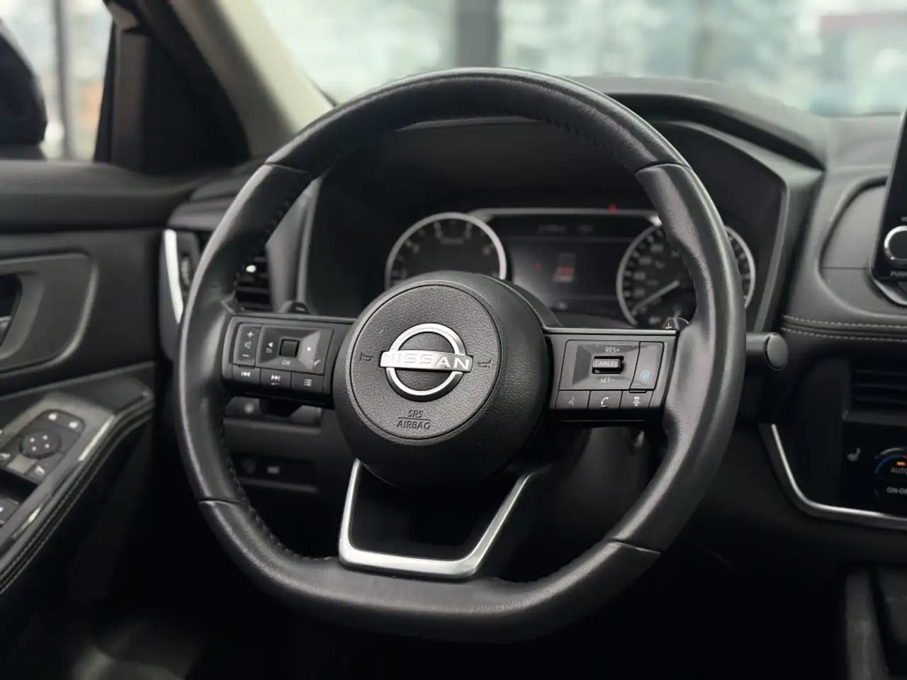 Nissan Rogue снимка Nissan Rogue