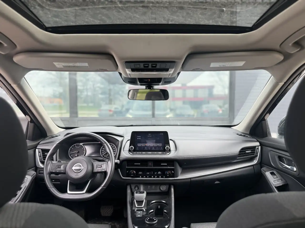 Nissan Rogue снимка Nissan Rogue