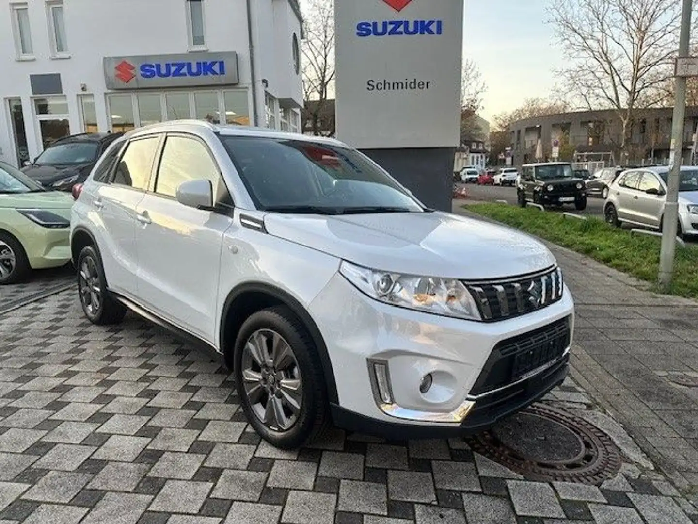 Suzuki Vitara 1.4  Comfort /Kamera/NAVI/SHZ/DAB Bianco - 1