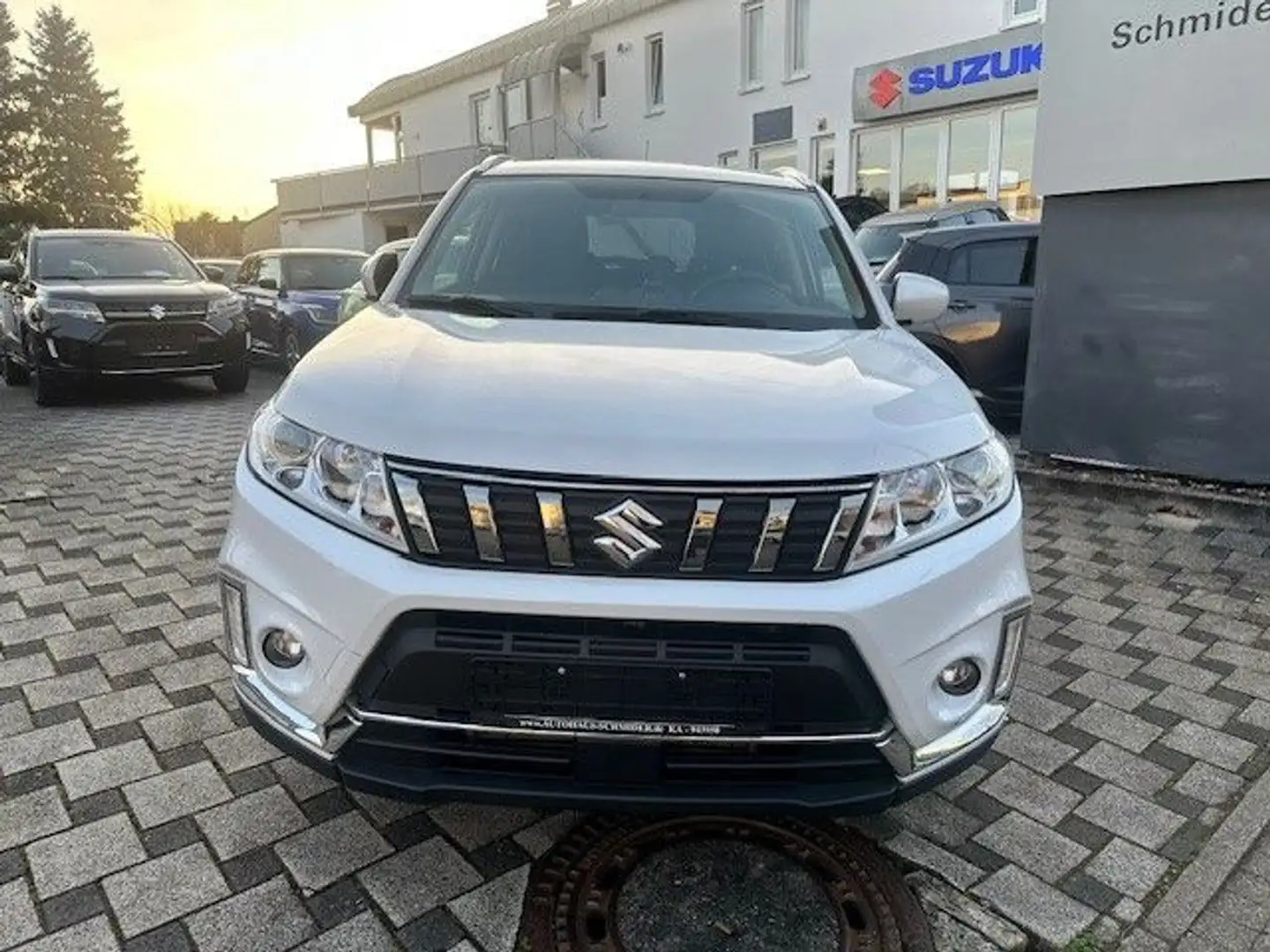 Suzuki Vitara 1.4  Comfort /Kamera/NAVI/SHZ/DAB Bianco - 2