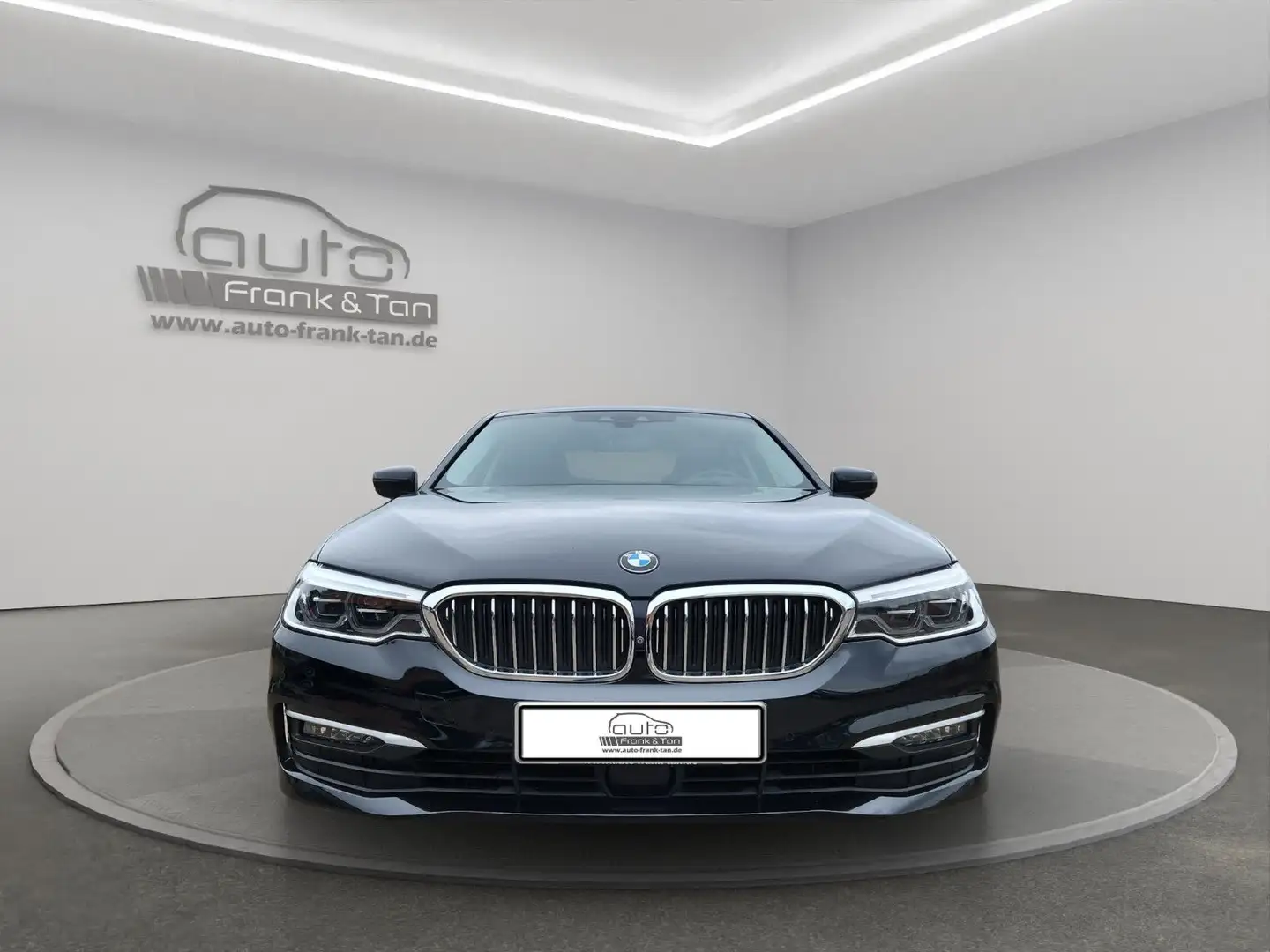 BMW 530 e xDrive Lim./Hifi/Kamera/Live.Cockp/DAB/ Чорний - 2