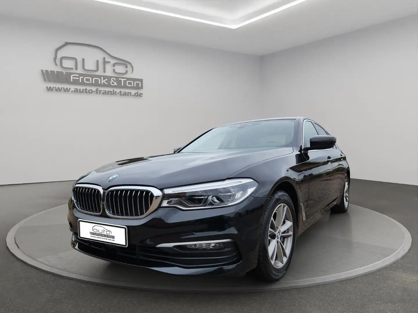 BMW 530 e xDrive Lim./Hifi/Kamera/Live.Cockp/DAB/ Чорний - 1