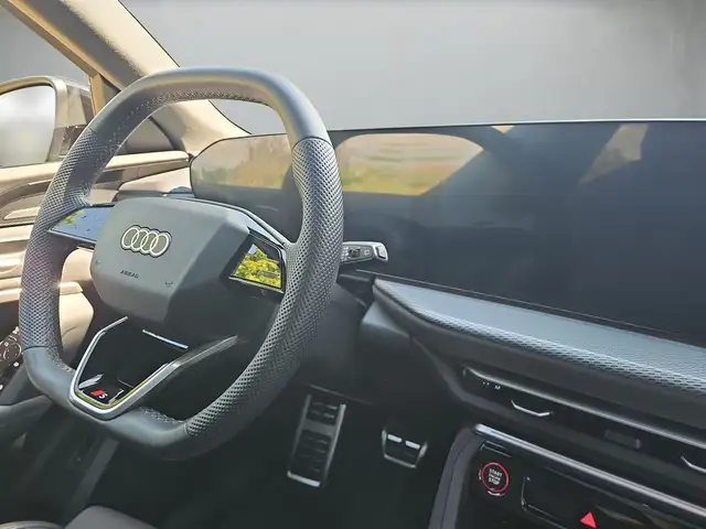 Audi SQ5 view 7