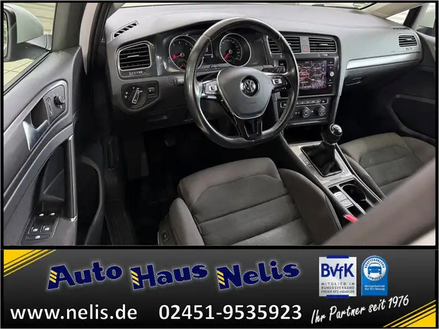 Volkswagen Golf view 9