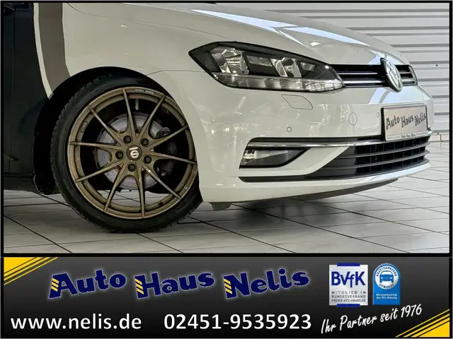 Volkswagen Golf view 2