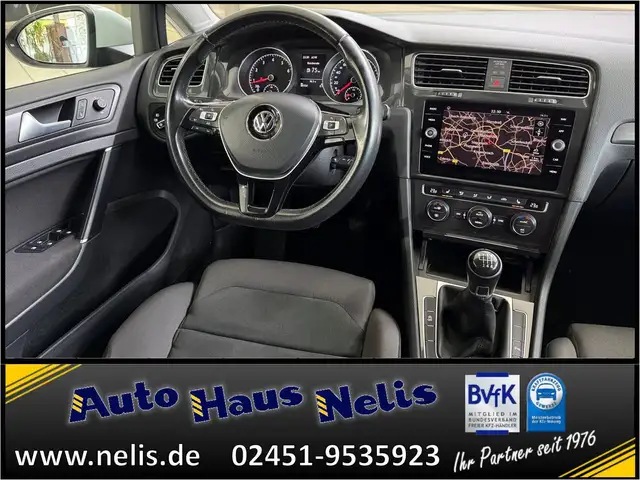 Volkswagen Golf view 10