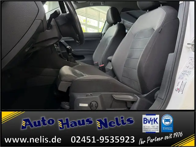 Volkswagen Golf view 8