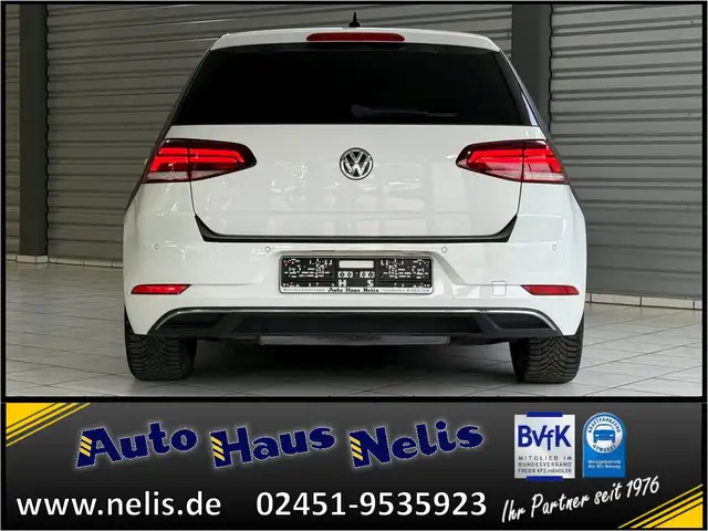 Volkswagen Golf view 4