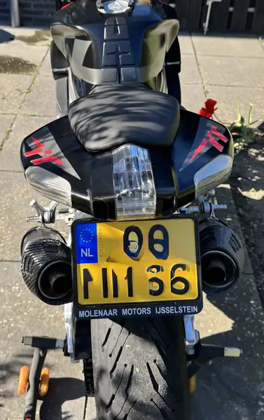 Aprilia Tuono - foto 8