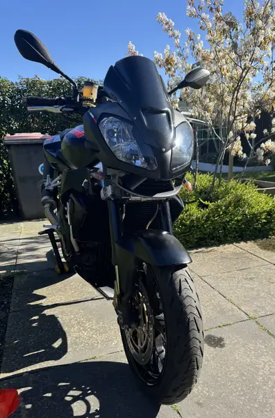 Aprilia Tuono - foto 2
