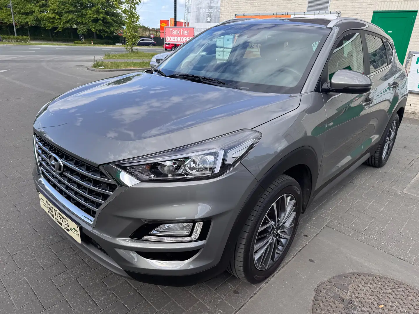 Hyundai TUCSON 1.6 CRDi Shine DCT Grijs - 2