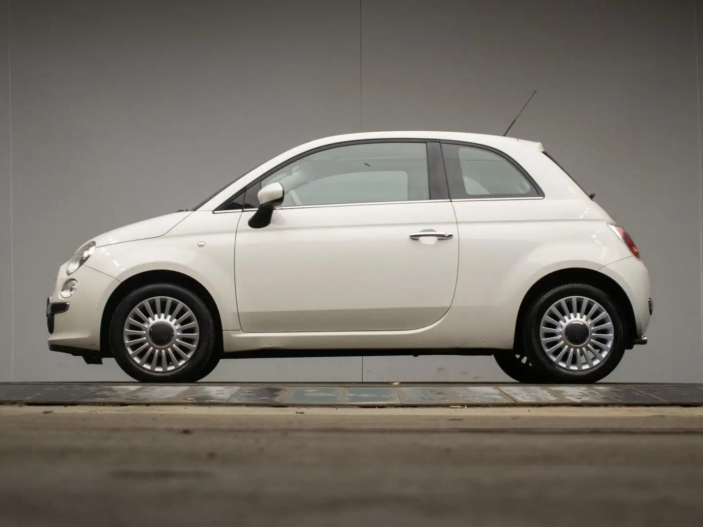 Fiat 500 1.2 Lounge (PANORAMADAK,LED,SPORTSTOELEN,AIRCO,GET Wit - 1