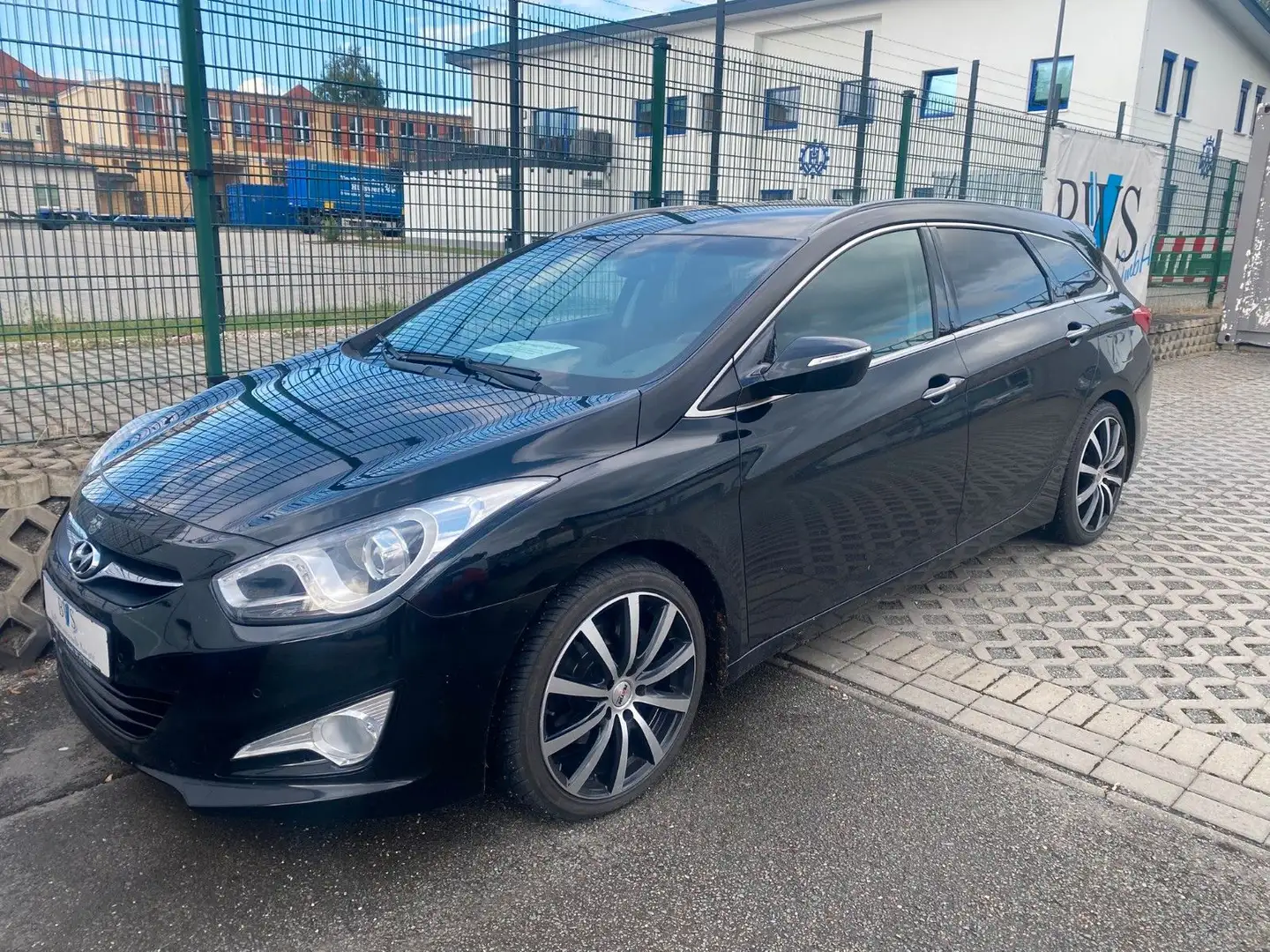 Hyundai i40 cw Style /AHK/Xenon/Navi/Kamera/Tempomat*SHZ Schwarz - 1