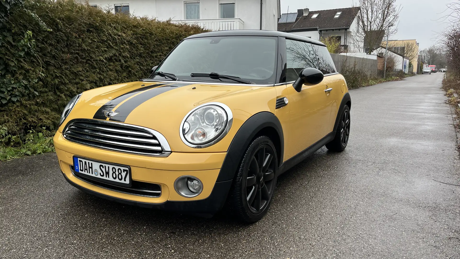 MINI One Cooper Gelb - 1