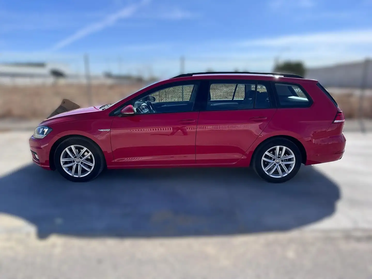 Volkswagen Golf Variant Golf Variant 1.5 TSI Last Edition 130cv Rojo - 2