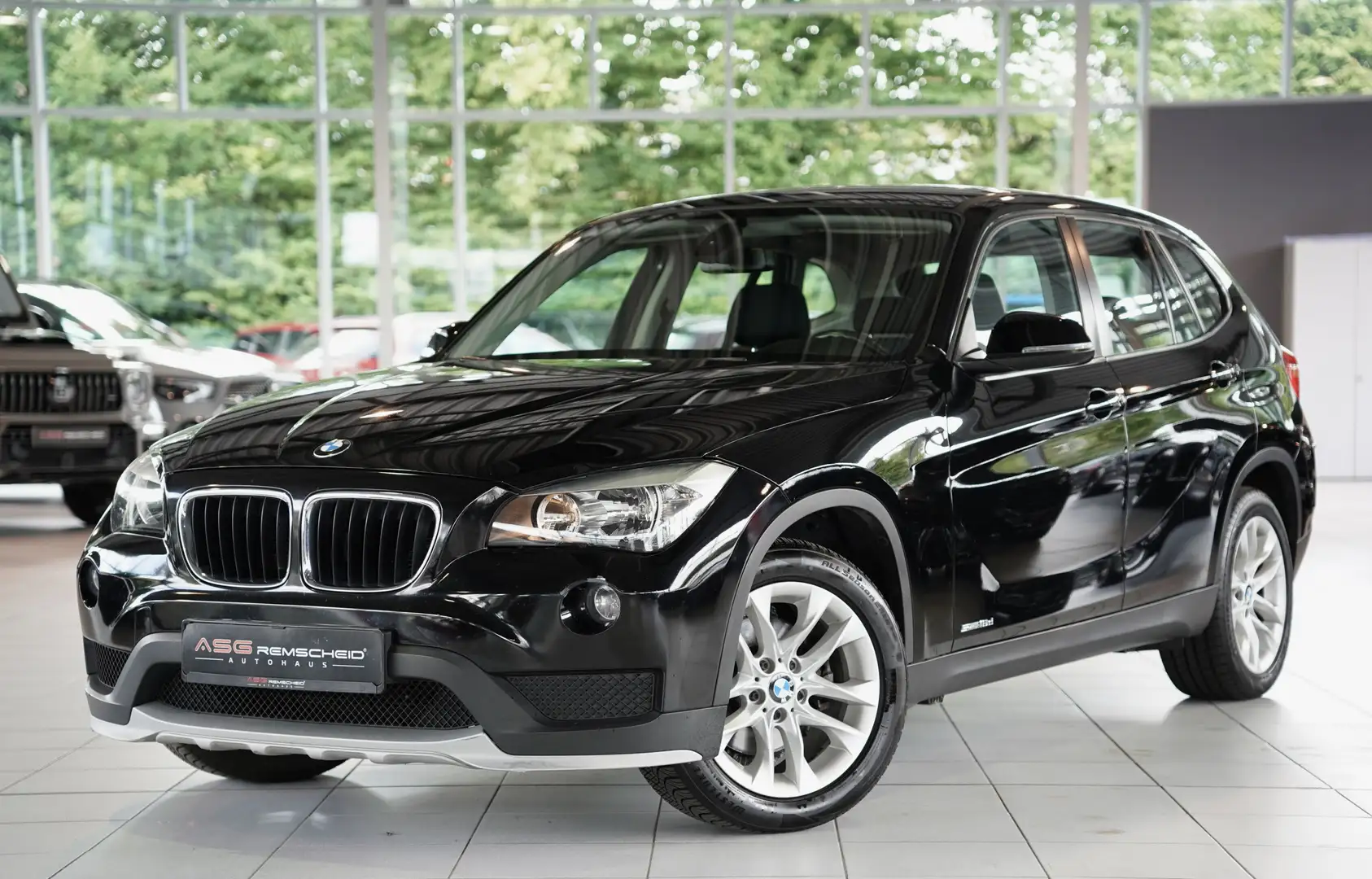 BMW X1 16 d sDrive Advantage *Bluetooth *Klima Schwarz - 1