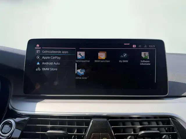 BMW 5 Series view 13