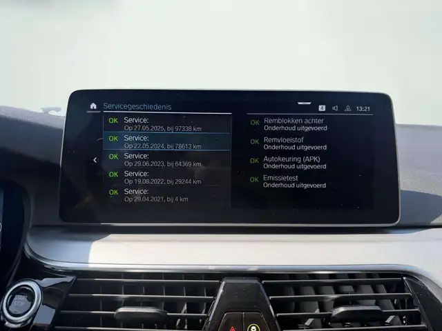 BMW 5 Series view 15