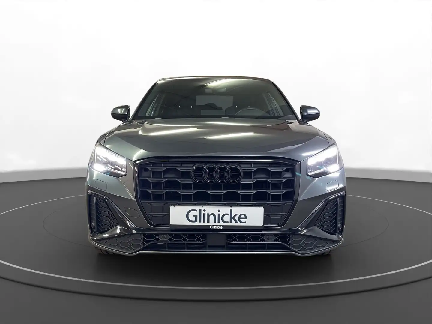 Audi Q2 35 TFSI S line AHK Matrix LM 19" Navi PDC+RFK Gris - 2