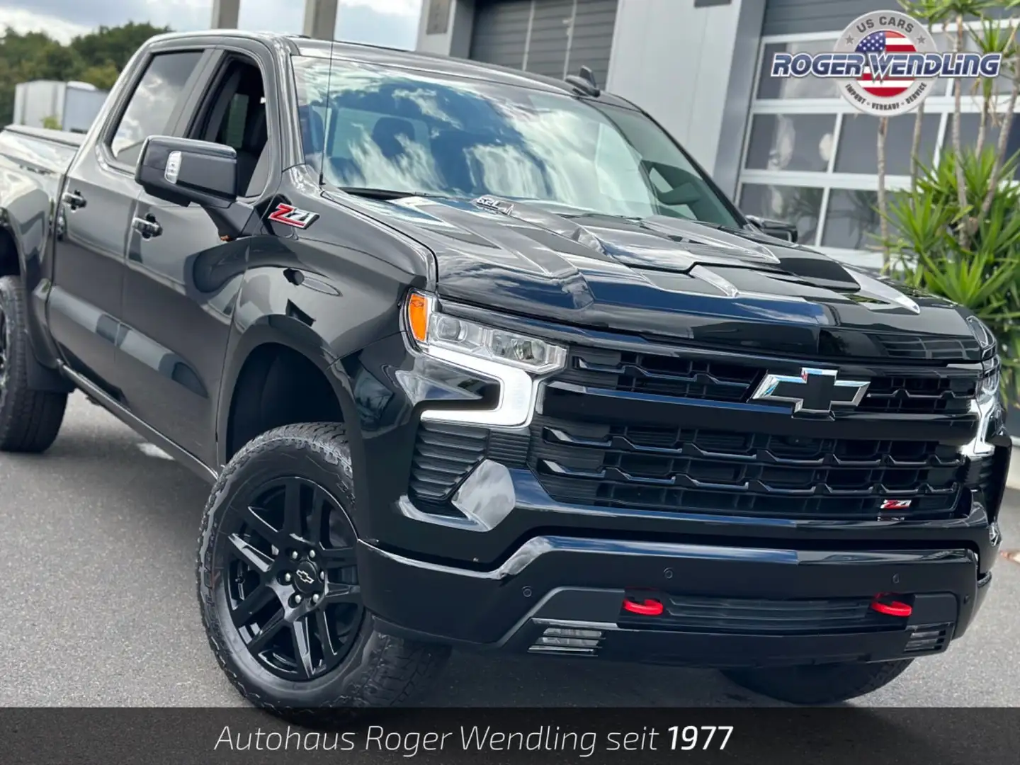 Chevrolet Silverado SILVERADO TRAIL BOSS 2025 Bed Cover 48 Mon. Gar. Zwart - 1