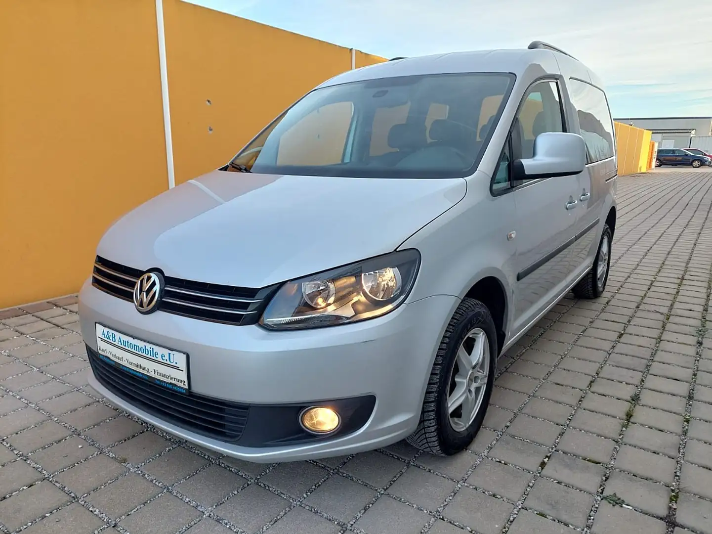 Volkswagen Caddy Kombi Comfortline 1,6 TDI DPF DSG sofort Kredit Argent - 1