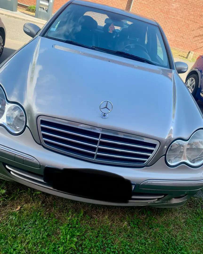 Mercedes-Benz 200 200 TD Contact - 1